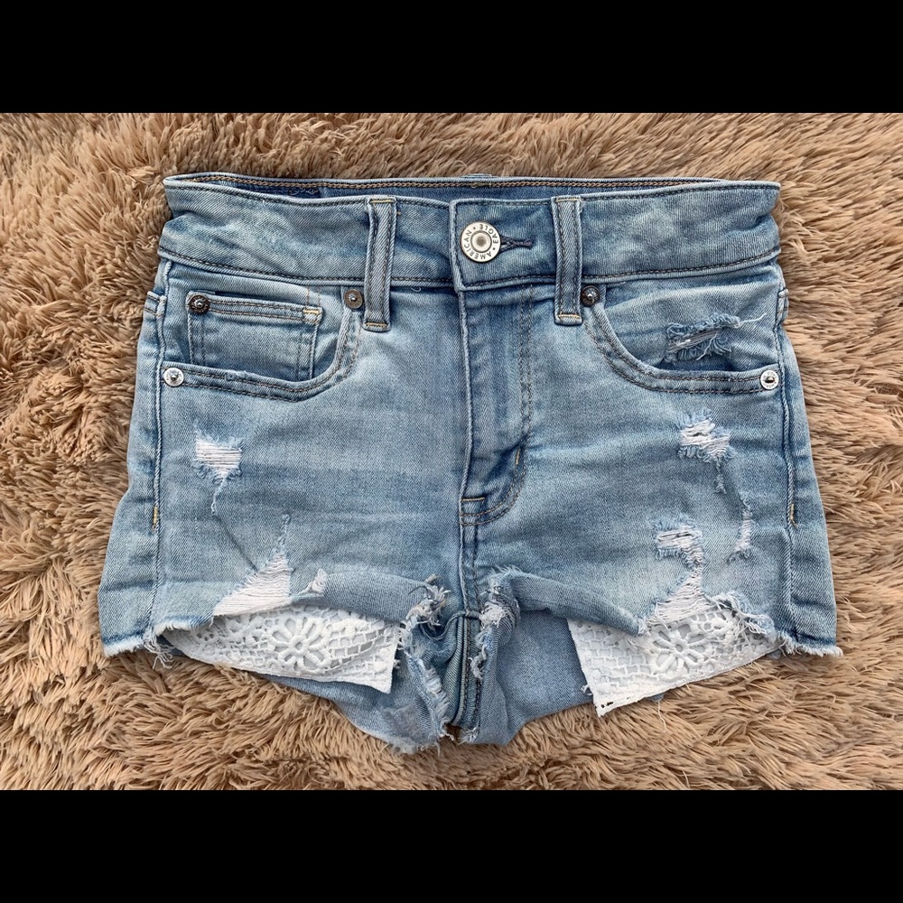 AMERICAN EAGLE • Denim Short Shorts w Lace Pockets